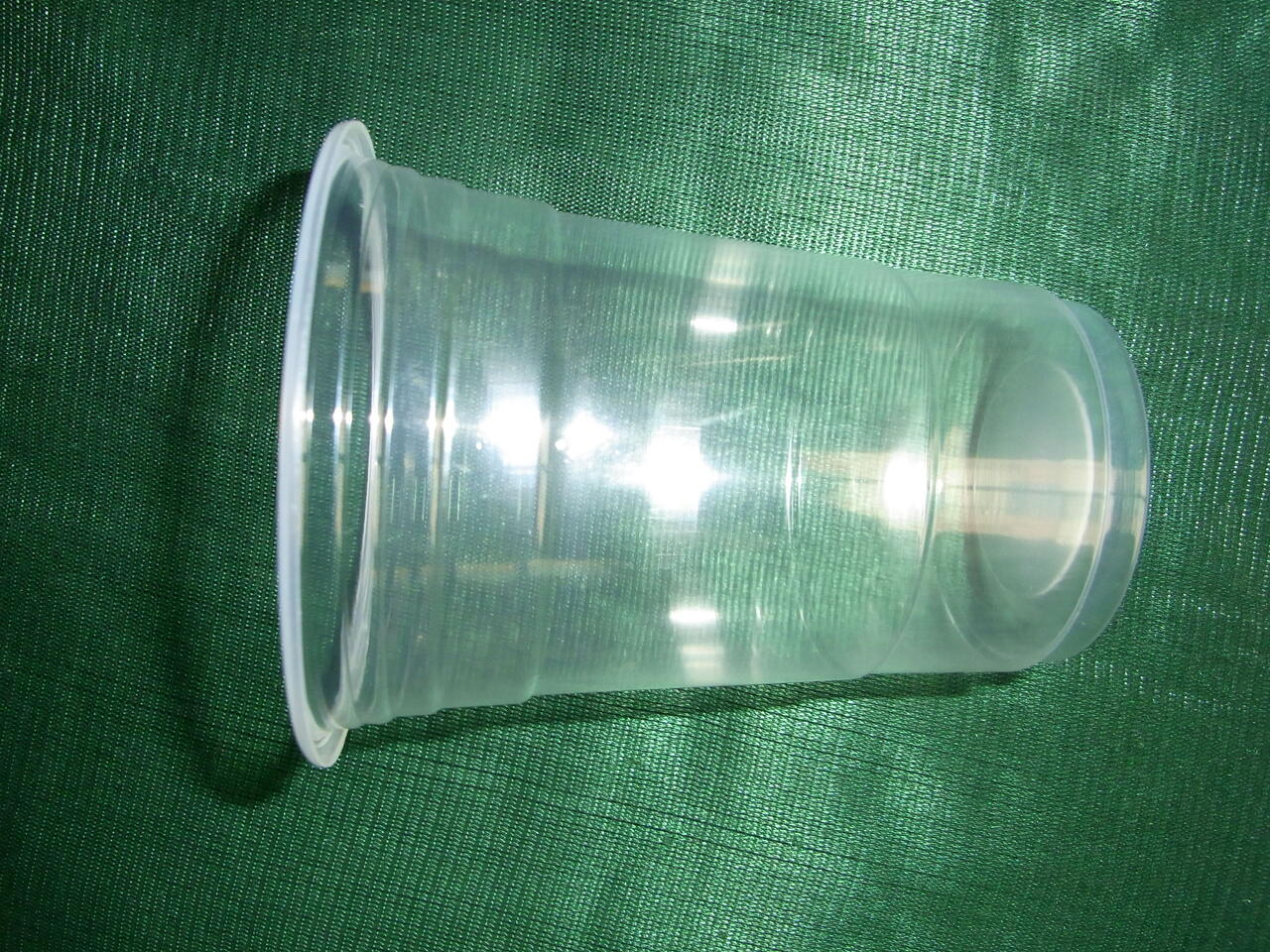Plastikbecher 460mL mit Deckel - individuell bedruckt image